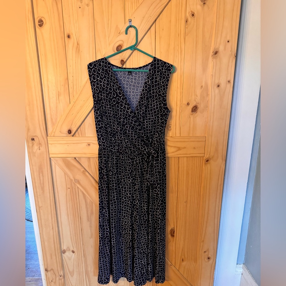Elegant Navy and White Patterned Jumpsuit
